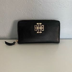 Original black Tory Burch wallet!